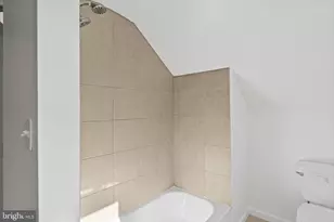 5709 Woodcrest Ave, Baltimore, MD 21215 - Photo 7