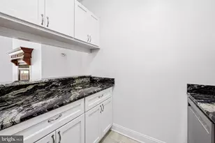 13 Andrew Pl, Baltimore, MD 21201 - Photo 17