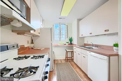 903 W University Pkwy #402, Baltimore, MD 21210 - Photo 33