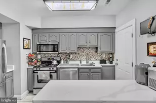 2546 Druid Park Dr, Baltimore, MD 21215 - Photo 11