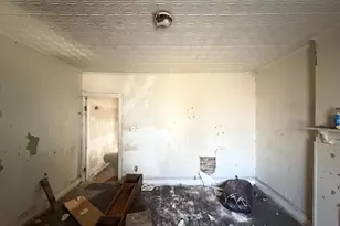 2408 E Oliver St, Baltimore, MD 21213 - Photo 15