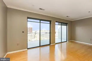 2702 Lighthouse Point E, Baltimore, MD 21224 - Photo 7