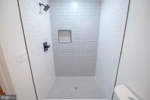 1202 W 42nd St, Baltimore, MD 21211 - Photo 21