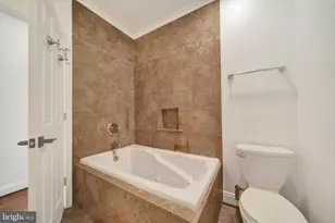 202 N Port St, Baltimore, MD 21224 - Photo 15