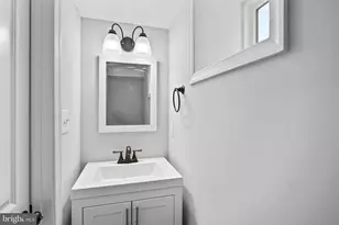 1321 W 37th St, Baltimore, MD 21211 - Photo 29