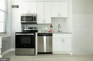 1 E Chase St, Baltimore, MD 21202 - Photo 21