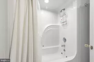 235 S Washington St, Baltimore, MD 21231 - Photo 23