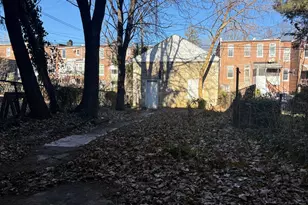 806 E 35th St, Baltimore, MD 21218 - Photo 25