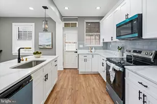 7 York Ct, Baltimore, MD 21218 - Photo 9