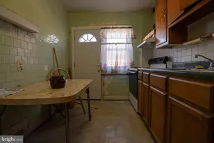 839 N Chapel Gate Ln, Baltimore, MD 21229 - Photo 9