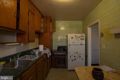 839 N. Chapel Gate Lane, Baltimore, MD 21229 - Photo 7