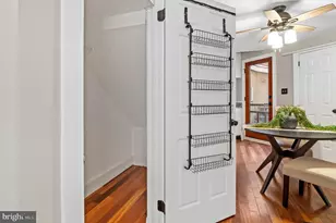 2010 Fountain St, Baltimore, MD 21231 - Photo 9