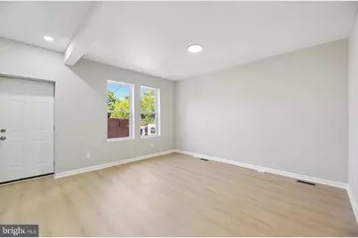 329 E University Parkway, Baltimore, MD 21218 - Photo 11