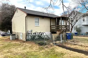 3714 Pinewood Ave, Baltimore, MD 21206 - Photo 11