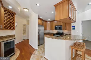 23 Pierside Dr, Baltimore, MD 21230 - Photo 13