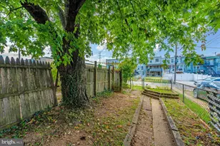 1052 Parksley Ave, Baltimore, MD 21223 - Photo 37