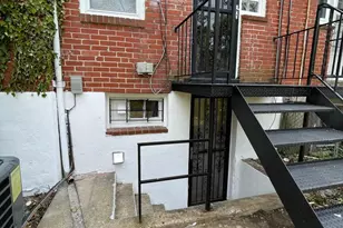 2830 Edgecombe Cir S, Baltimore, MD 21215 - Photo 13