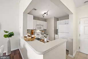 23 Pierside Dr, Baltimore, MD 21230 - Photo 3