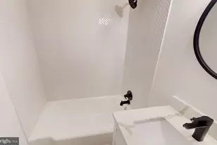 816 Park Ave, Baltimore, MD 21201 - Photo 5