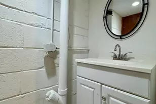 712 Bethnal Rd, Baltimore, MD 21229 - Photo 9