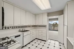 7121 Park Heights Ave, Baltimore, MD 21215 - Photo 9