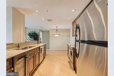 250 President Street #806, Baltimore, MD 21202 - Photo 39