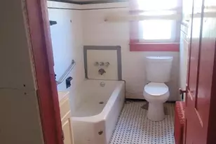 1442 Gorsuch Ave, Baltimore, MD 21218 - Photo 9