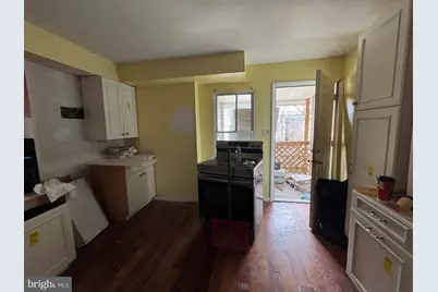 2925 W North Avenue, Baltimore, MD 21216 - Photo 9