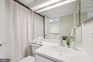 2303 Bayleaf Ct, Baltimore, MD 21209 - Photo 25