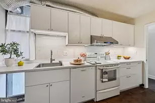 2303 Bayleaf Ct, Baltimore, MD 21209 - Photo 15