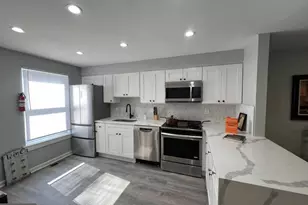 402 N Chapel St, Baltimore, MD 21231 - Photo 3