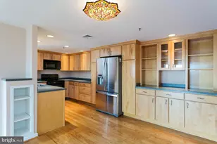 250 President St, Baltimore, MD 21202 - Photo 3