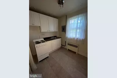 909 E Lake Avenue, Baltimore, MD 21212 - Photo 3