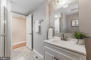1221 Dellwood Ave, Baltimore, MD 21211 - Photo 13