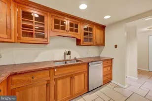 1040 Deer Ridge Dr, Baltimore, MD 21210 - Photo 9