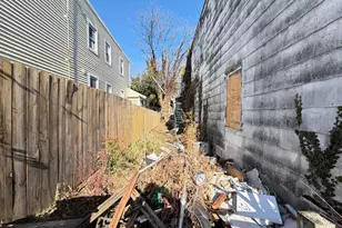 1140 Montpelier St, Baltimore, MD 21218 - Photo 11