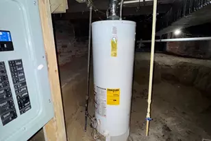 1729 N Bond St, Baltimore, MD 21213 - Photo 33