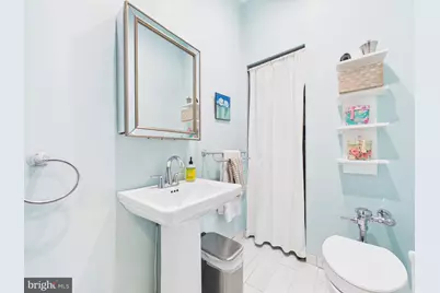 1 E Chase Street #412, Baltimore, MD 21202 - Photo 33