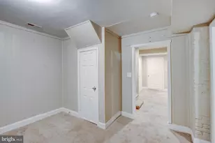 2515 Loyola Southway, Baltimore, MD 21215 - Photo 15