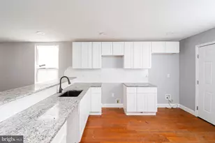 1013 Myrtle Ave, Baltimore, MD 21201 - Photo 7