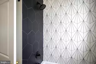 1621 E 32nd St, Baltimore, MD 21218 - Photo 17