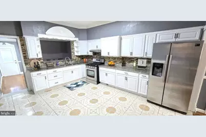 427 N Lakewood Avenue, Baltimore, MD 21224 - Photo 1