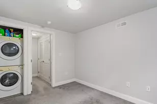 647 S Belnord Ave, Baltimore, MD 21224 - Photo 9