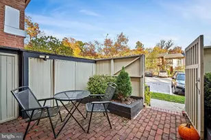 42 Bouton Green Ct, Baltimore, MD 21210 - Photo 3