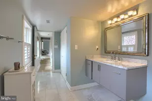 111 Barre Street W, Baltimore, MD 21201 - Photo 29