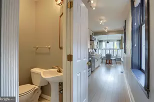 111 Barre Street W, Baltimore, MD 21201 - Photo 21