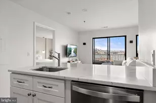 2702 Lighthouse Point E, Baltimore, MD 21224 - Photo 17