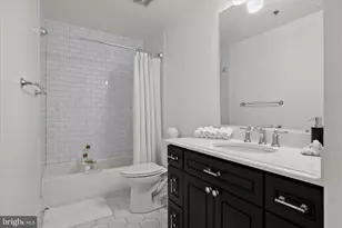 2702 Lighthouse Point E, Baltimore, MD 21224 - Photo 29