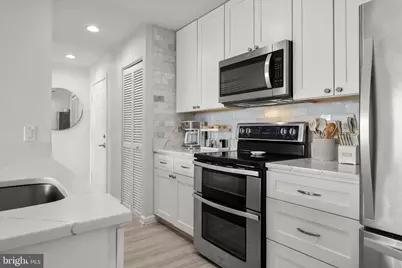 2702 Lighthouse Point E #522, Baltimore, MD 21224 - Photo 15