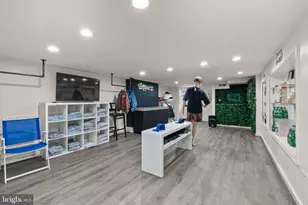 28 E 25th St, Baltimore, MD 21218 - Photo 29